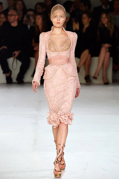 Look 8